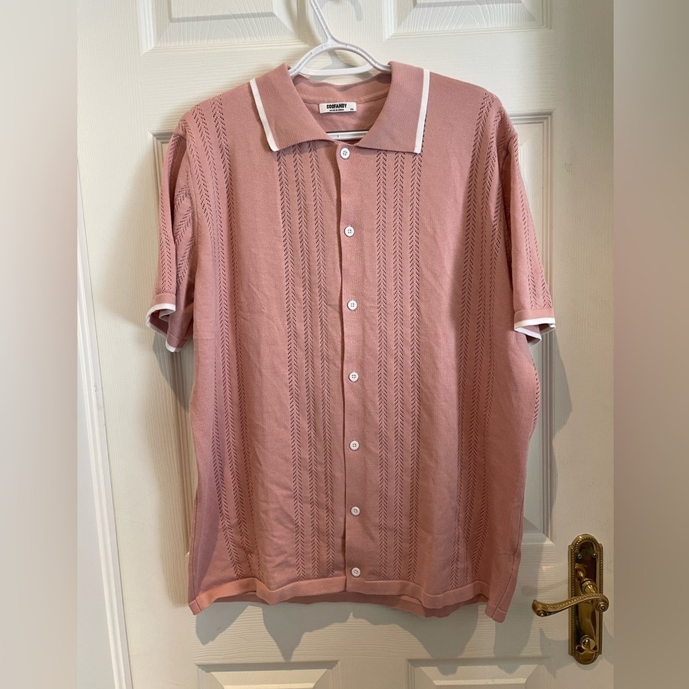 BNWOT Men’s polo shirt
